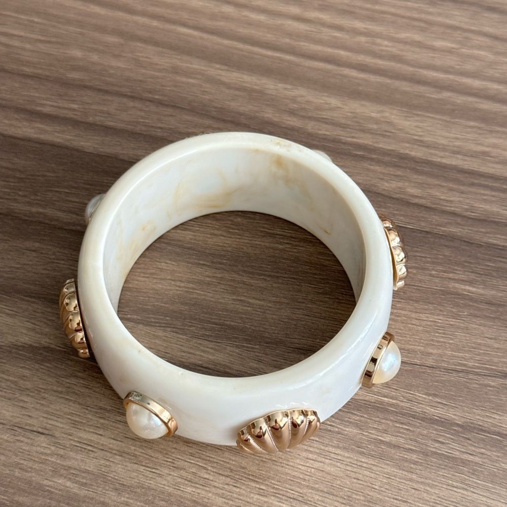 Boho Shell Bangle Q144 - Picture 5 of 7